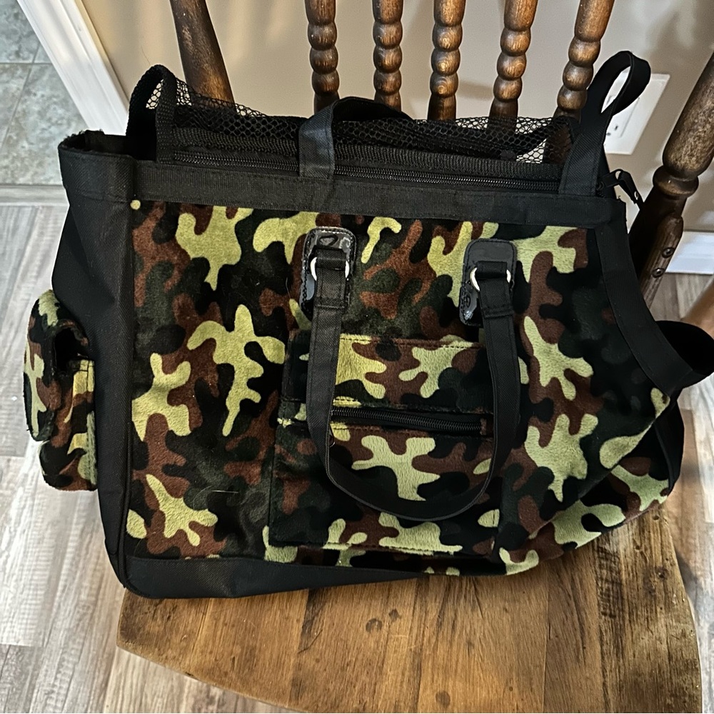 Animal print pet carrier